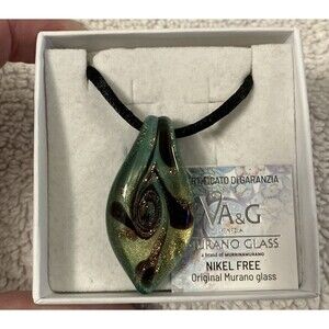 Venetian MURANO Chunky Art Glass Beautiful Gold Flake & Green Pendant Necklace